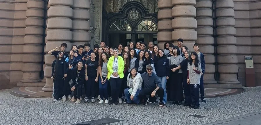 Alunos do Colégio Oswaldo Cruz participam de saída pedagógica em Santos e vivenciam aprendizado interdisciplinar
